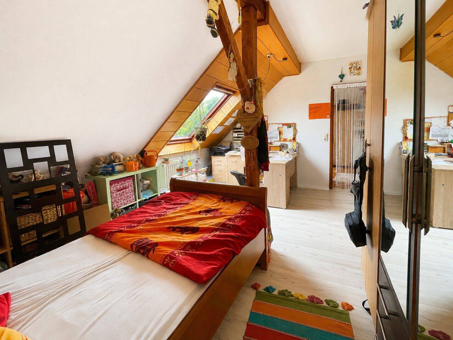 flexibel nutzbare 3-Zimmer-Wohnung im DG mit Abstellraum, 46117 Oberhausen