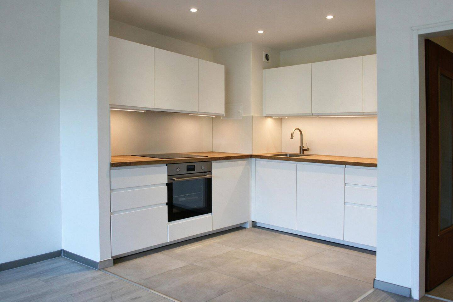 Frisch renovierte 1,5-Zimmer-Wohnung, 81241 München (Aubing-Lochhausen-Langwied Pasing-Obermenzing)
