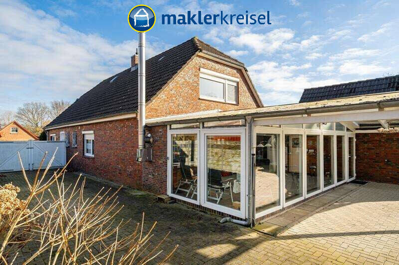 Westerholt: Großzügiges Wohnhaus mit Garage und großem Grundstück in Nenndorf!, 26556 Nenndorf