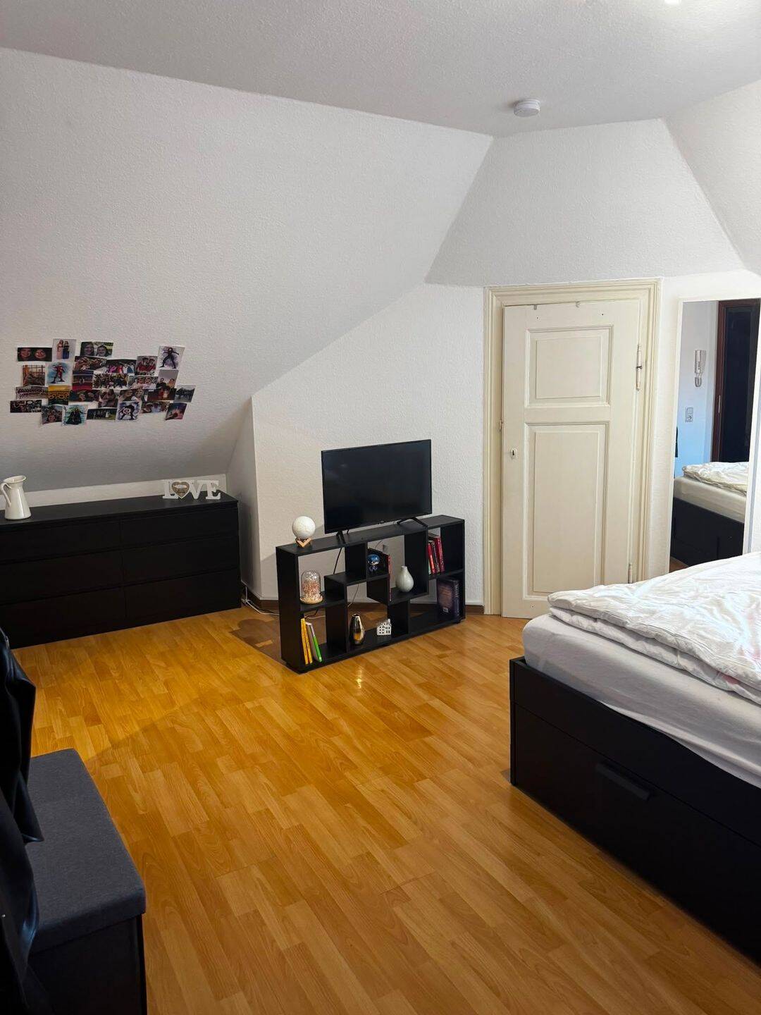 Schöne & helle 1ZKB Dachgeschosswohnung in 66121 Saarbrücken zu vermieten., 66111 Saarbrücken