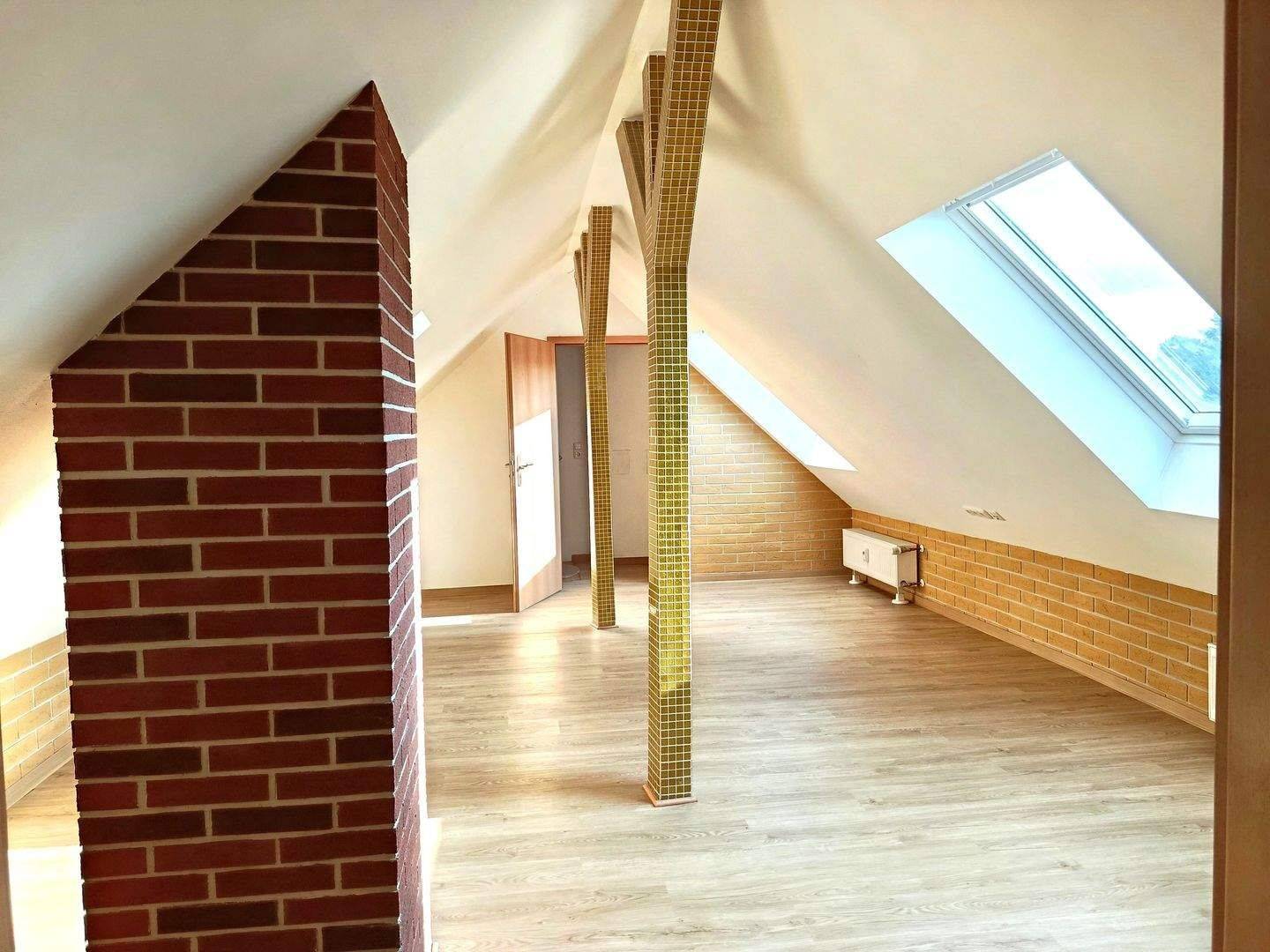 CHARMANTE MAISONETTE mit SONNENBALKON in WANHEIMERORT, 47055 Duisburg (Neudorf-Süd Wanheim-Angerhausen Wanheimerort)