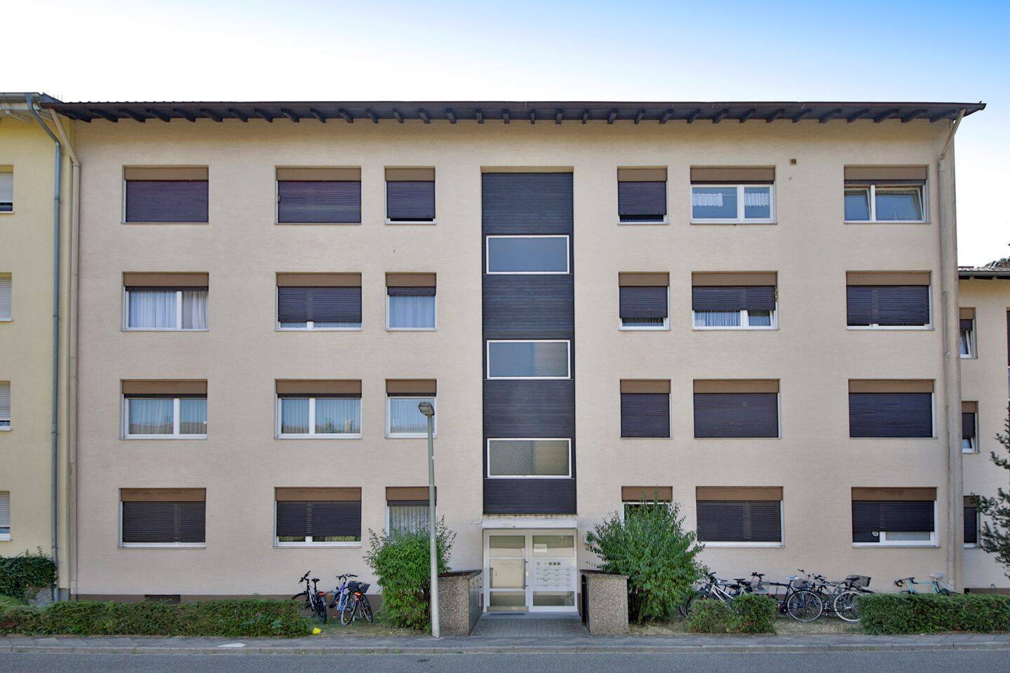 Modernisierte 2-Zimmer-Wohnung mit Balkon in begehrter Lage der Karlsruher Oststadt, 76131 Karlsruhe