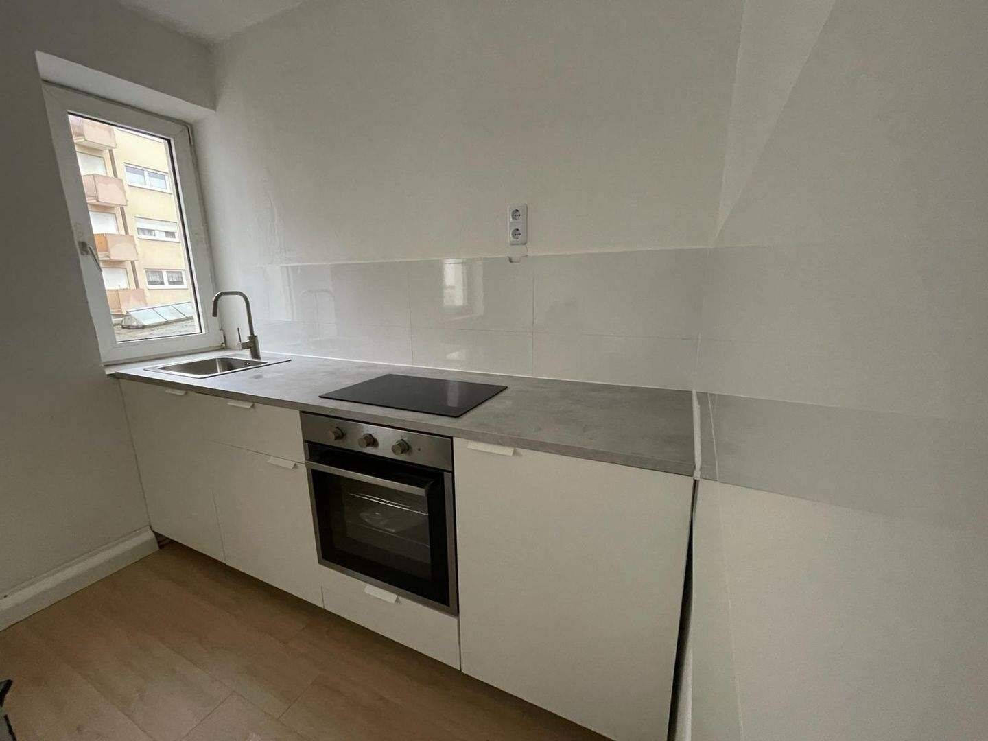 Hübsche 2 Zimmer-Wohnung mit neuwertiger Küchenzeile, 90431 Nürnberg