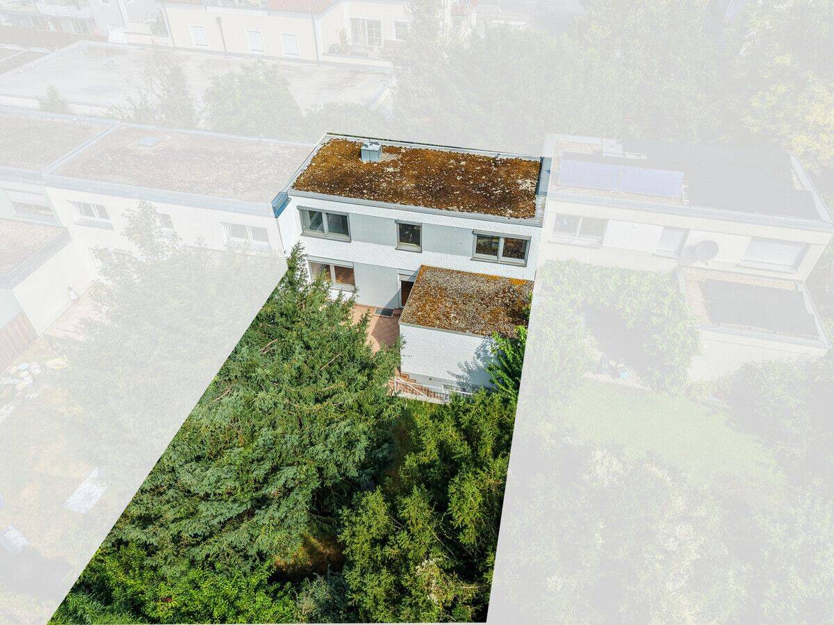 Viel Potenzial in ruhiger Lage – Reihenmittelhaus mit großzügigem Garten in Ingolstadt-Süd, 85051 Ingolstadt