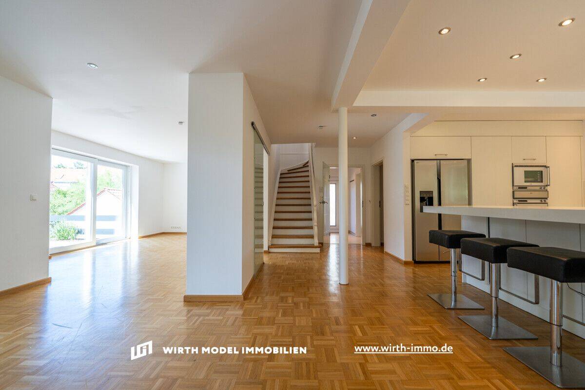 Freistehendes Wohnhaus mit hochwertiger Ausstattung, Carport und 1.030 m² Grundstücksgröße, 97422 Schweinfurt