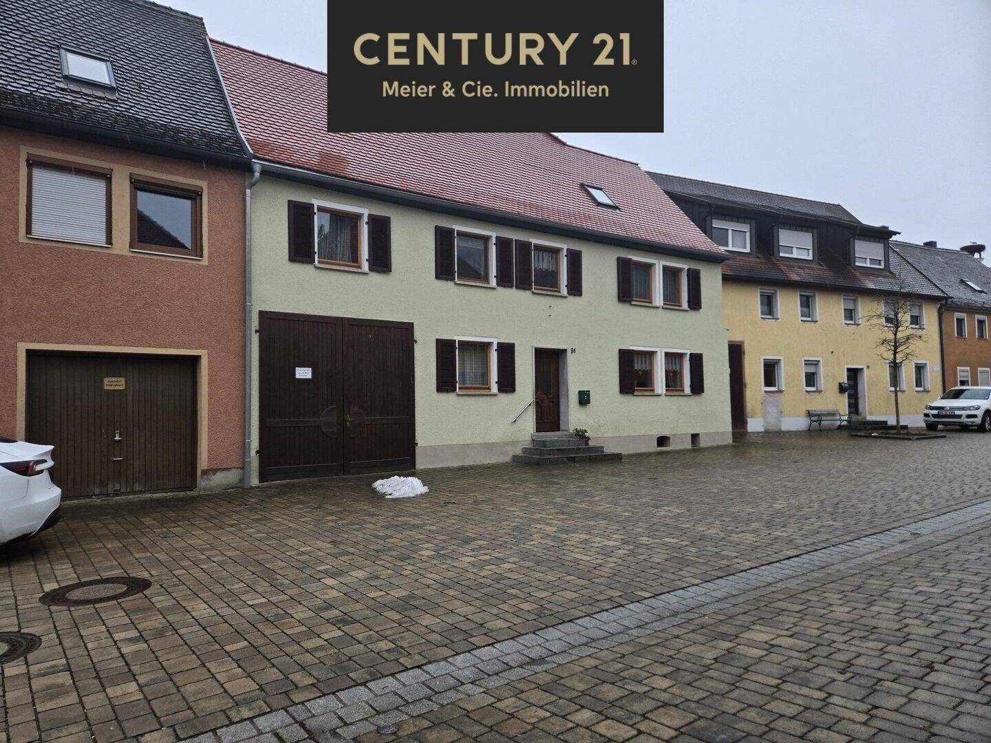 Potenzial ! Großzügiges Mehrfamilienhaus mit saniertem DG, Pelletheizung & Dach neu (!), 91737 Ornbau