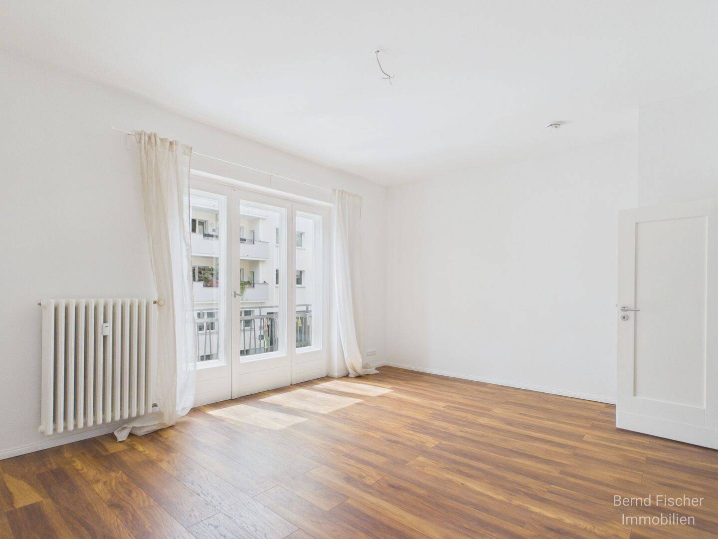 3 Zimmer Küche Bad bezugsfrei und saniert, 10629 Berlin (Charlottenburg-Wilmersdorf Charlottenburg)