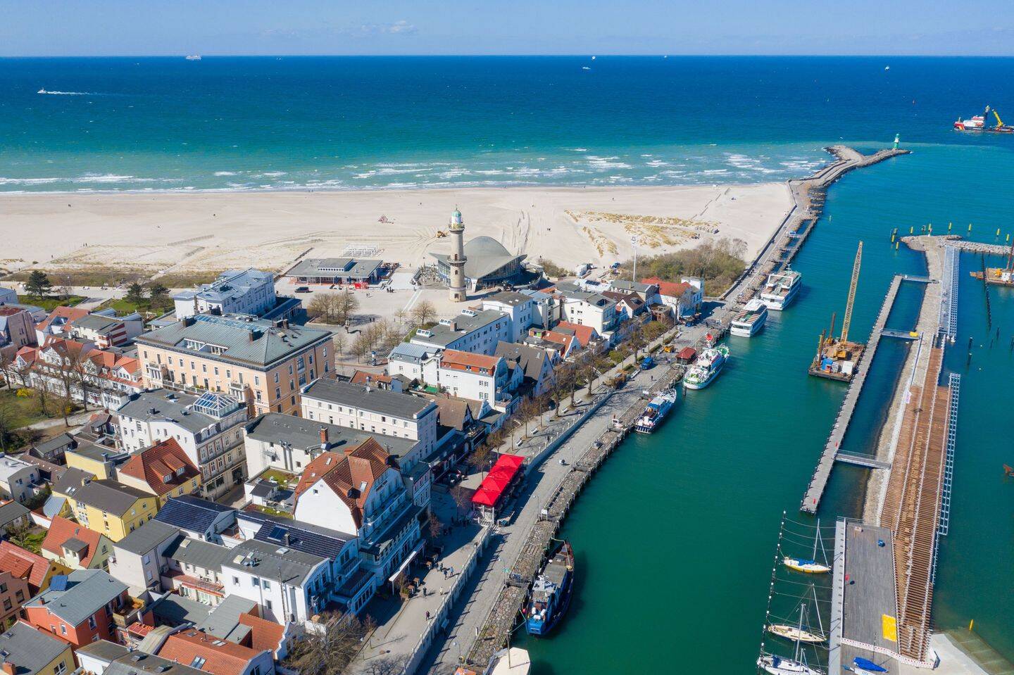 Kapitänshaus mit 2 FEWO´s direkt am Alten Strom | www.LUTTER.net, 18119 Rostock (Diedrichshagen Hohe Düne Seebad Warnemünde)