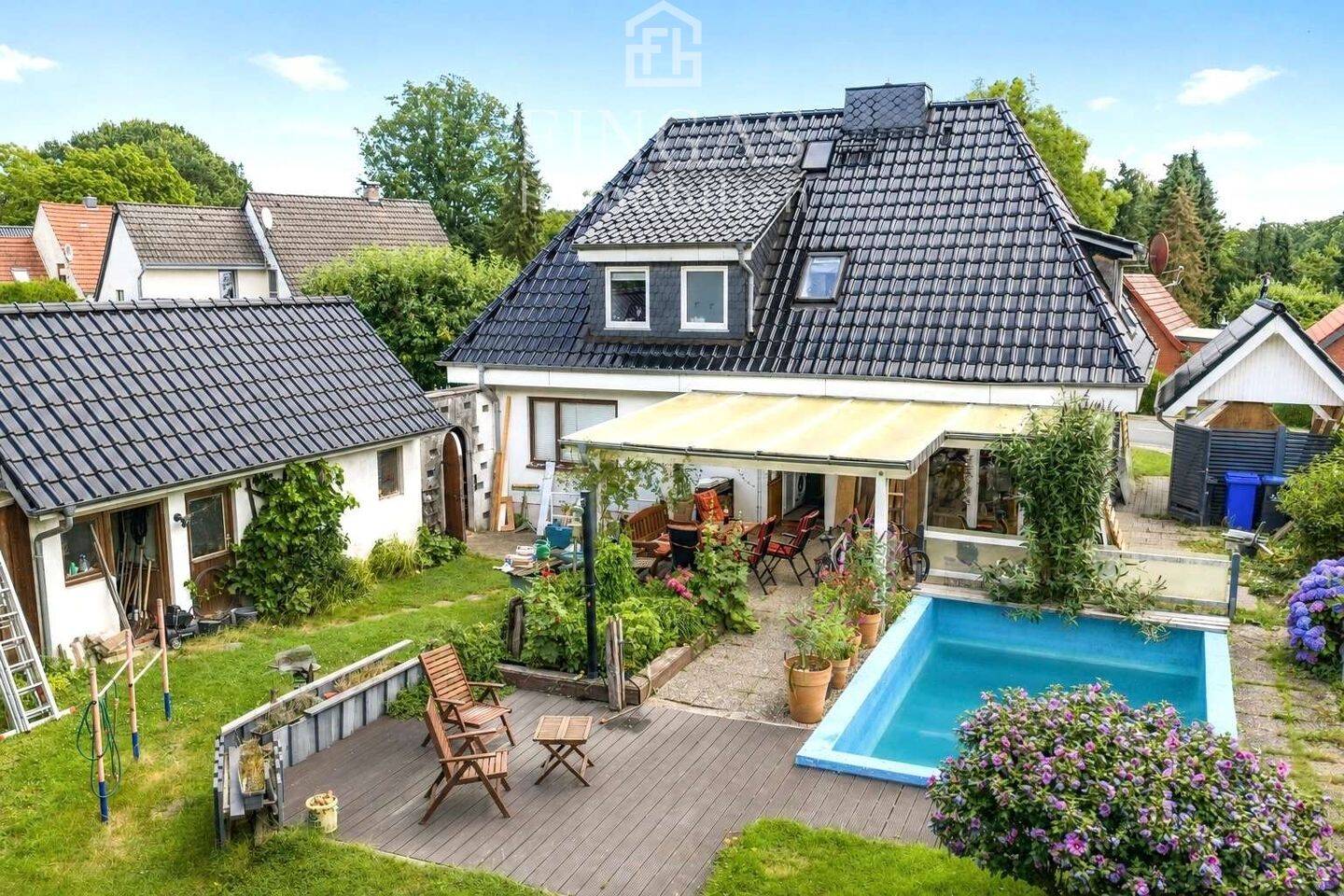 ***Wohnen, wo andere Urlaub machen – großzügiges Familienhaus mit Pool auf 825 m² Grundstück***, 27721 Ritterhude