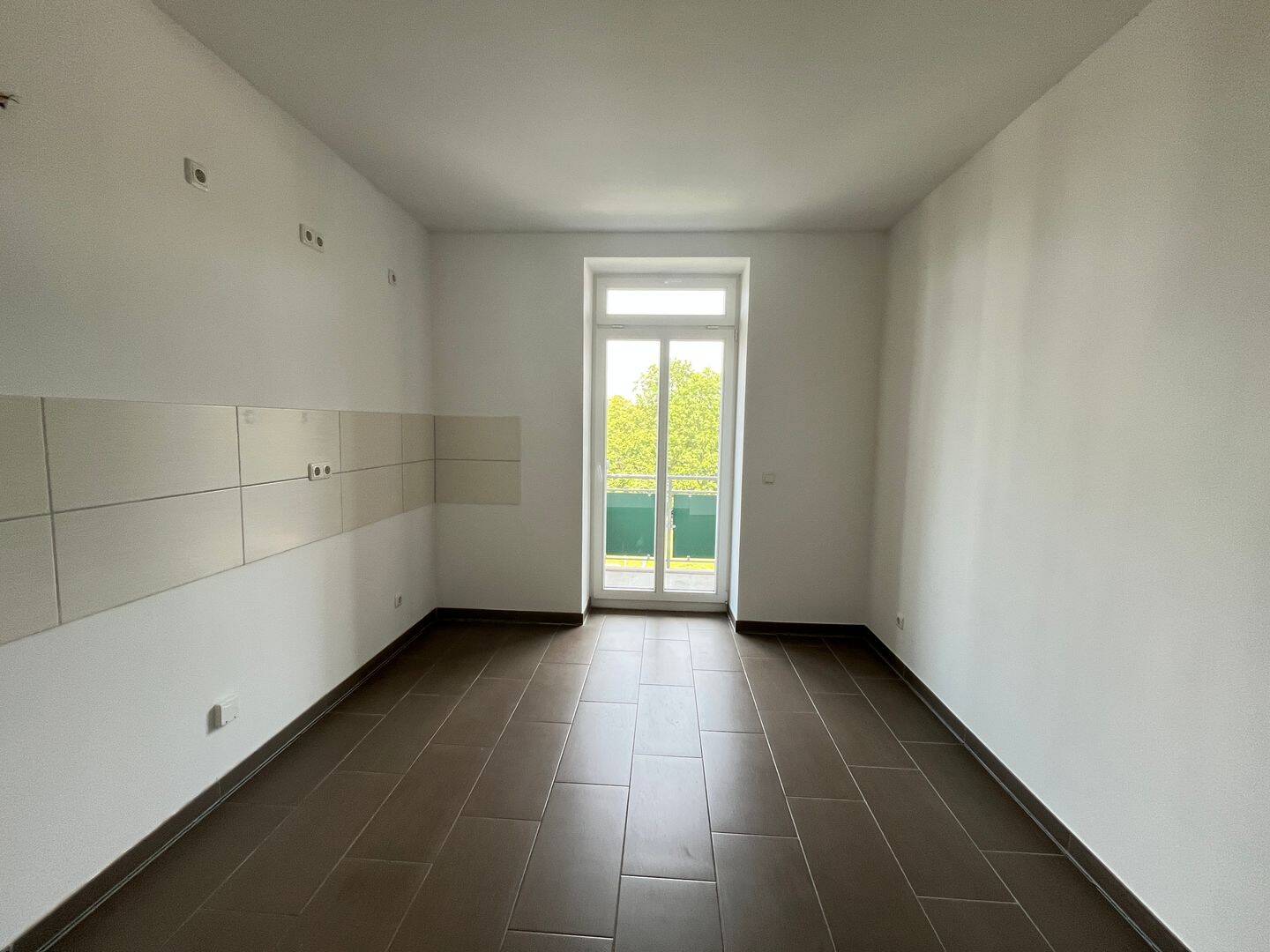 Großzügige Wohnung mit Balkon, Aufzug und optionalem Parkplatz am beliebten Kaßberg, 9112 Chemnitz (Altendorf Kaßberg Zentrum)