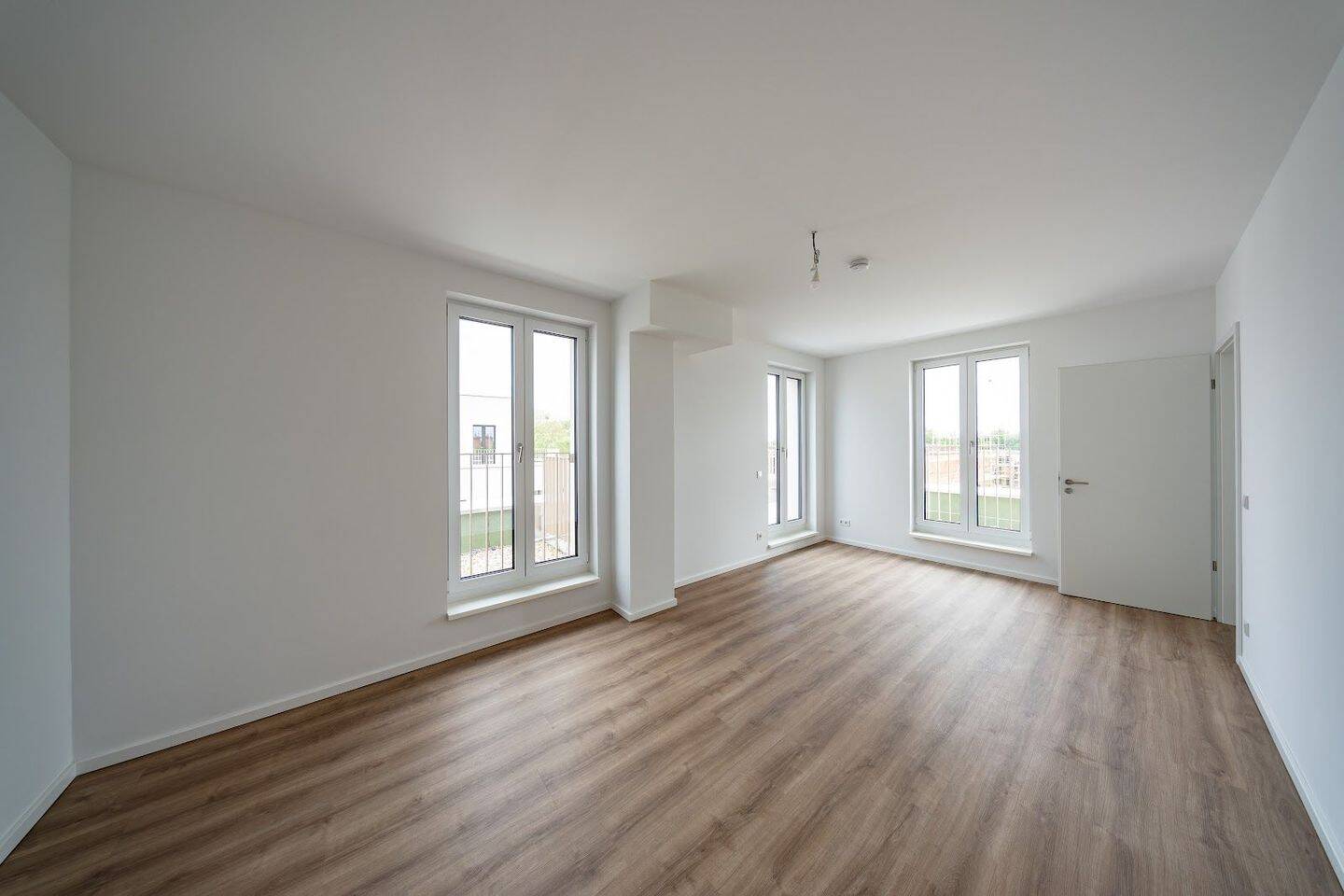 Neubauwohnung an der Waterkant mit Terrasse und Fußbodenheizung im Erstbezug, 13599 Berlin (Spandau)