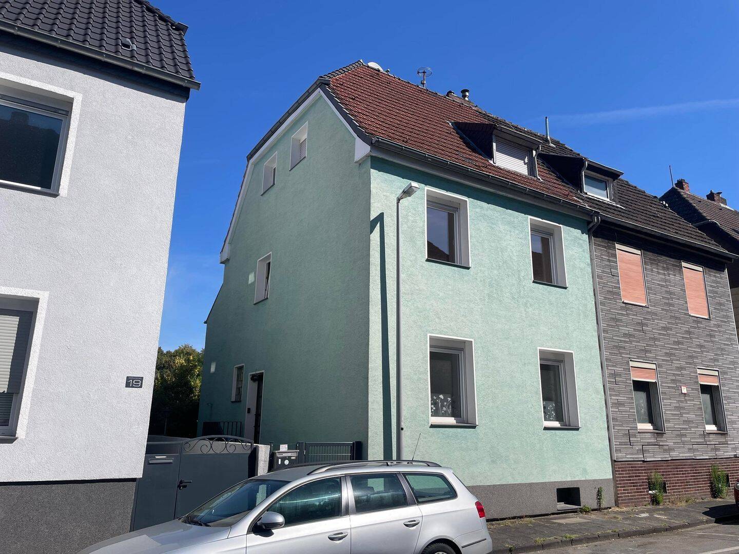 Für Handwerker & Macher: Modernisierte Doppelhaushälfte mit Garten und viel Gestaltungspotenzial, 47057 Duisburg (Dellviertel Hochfeld Neudorf-Nord Neudorf-Süd)