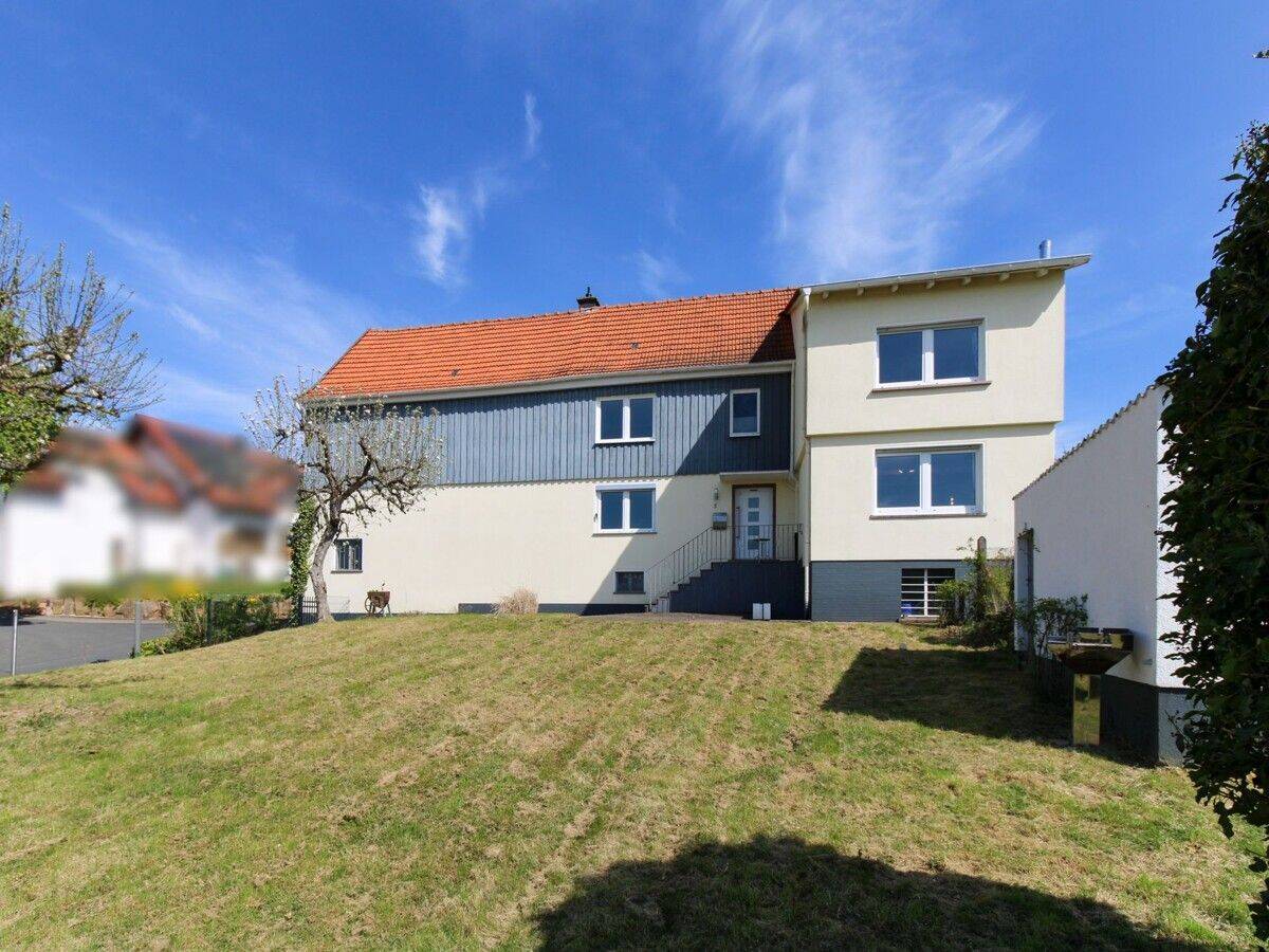 Viel Raum für Ideen Einfamilienhaus mit Scheune Pool und großem Grundstück in Kleinlüder, 36137 Großenlüder