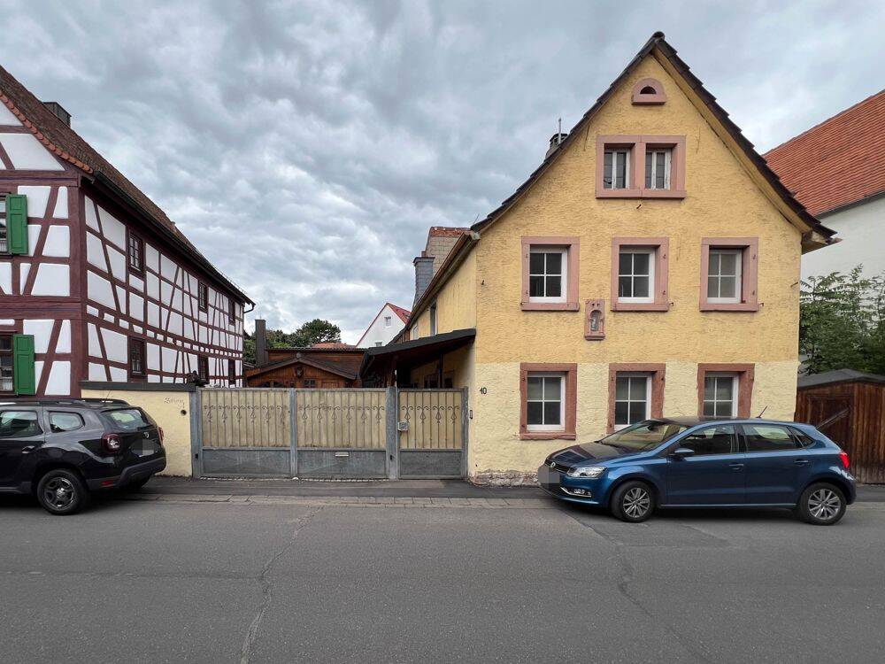 Großostheim-Pflaumheim – Haus mit Nebengebäuden – nur Versteigerung – keine Käuferprovision, 63762 Großostheim