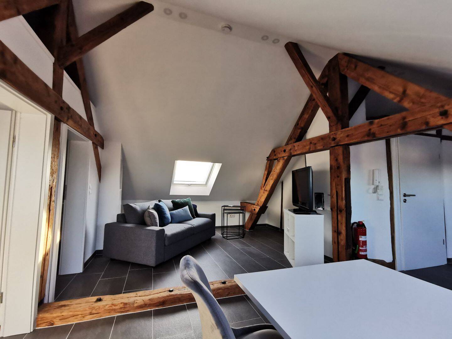 Voll möblierte Dachgeschosswohnung ab November bezugsfrei in Bad-Bertrich OT Kennfus, 56864 Bad Bertrich