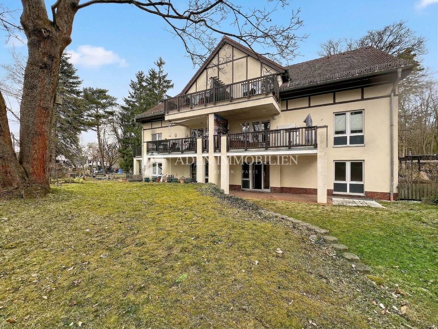 Familienoase an der Oberhavel: Großzügige 6-Zimmer-Wohnnung mit Terrasse, Carport und Seeblick, 13505 Berlin (Reinickendorf Heiligensee Konradshöhe Tegel)