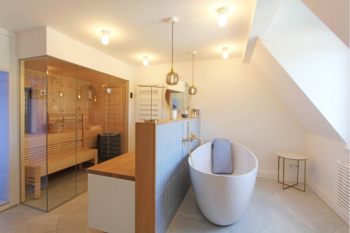 Luxuriös möblierte DG-Wohnung mit Sauna mitten im Glockenbachviertel, 80469 München (Altstadt-Lehel Ludwigsvorstadt-Isarvorstadt)