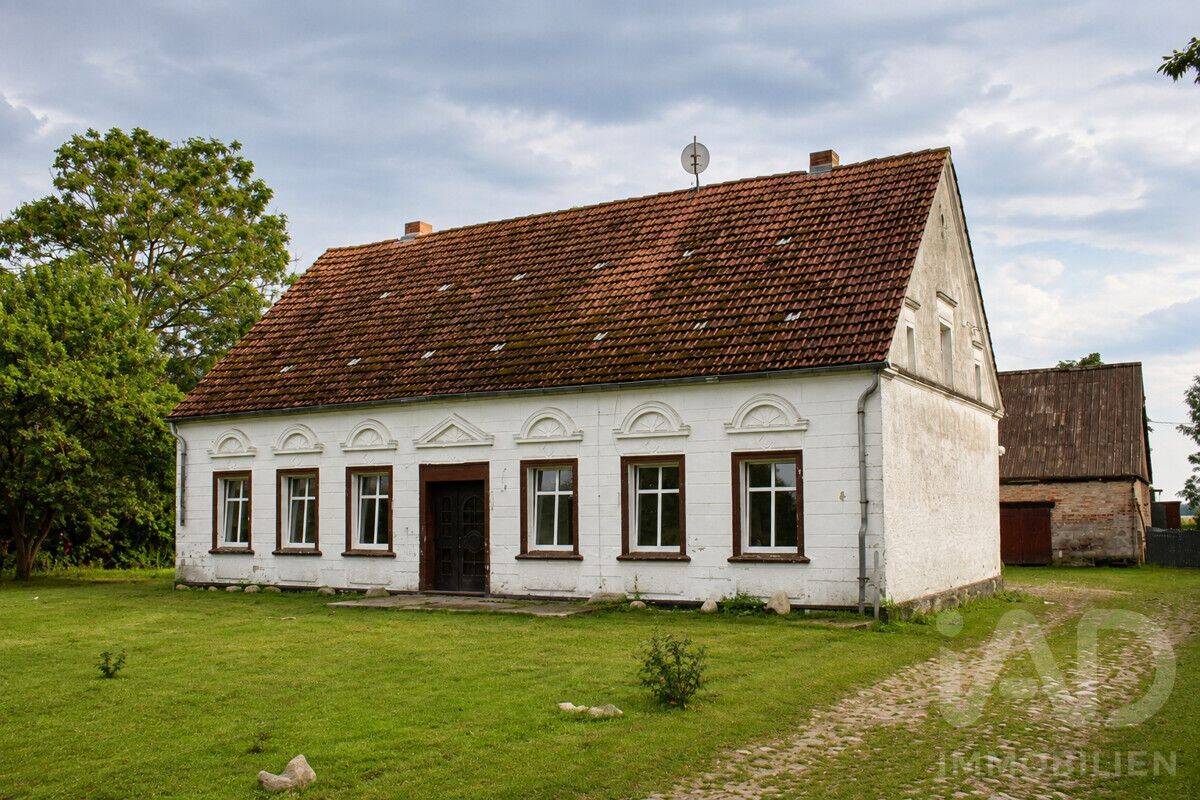 Landleben mit Potenzial – Landhaus mit Stallgebäude bei Anklam, 17391 Medow