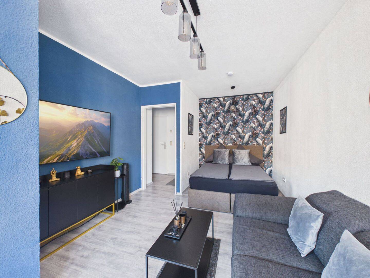 Möbliertes Dortmunder City-Apartment mit Tiefgaragenstellplatz, 44135 Dortmund (Mitte)