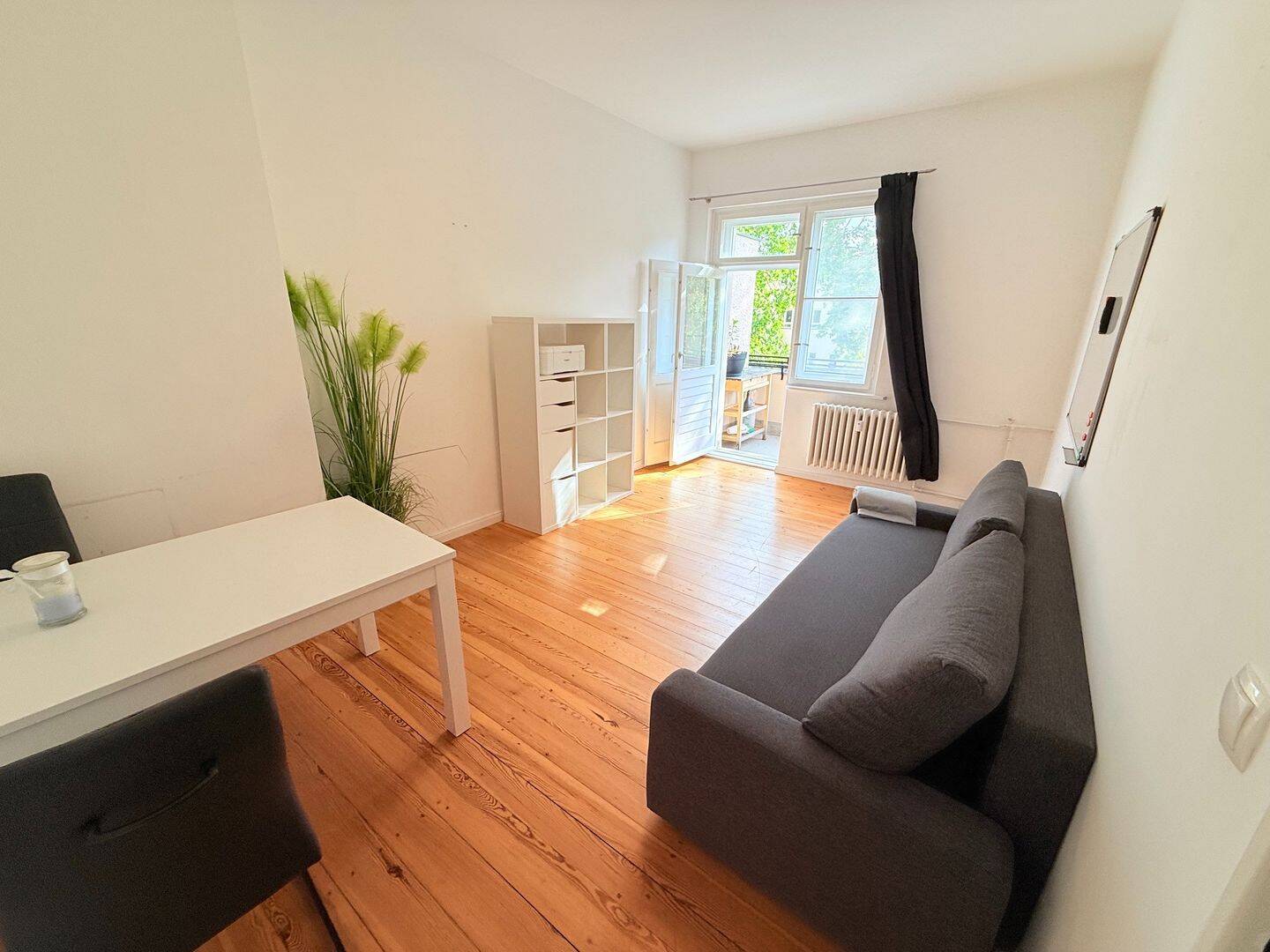 Ruhige Balkon-Whg in beste Zehlendorf Lage! *EBK und Keller*, 14169 Berlin (Steglitz-Zehlendorf Dahlem Lichterfelde Zehlendorf)