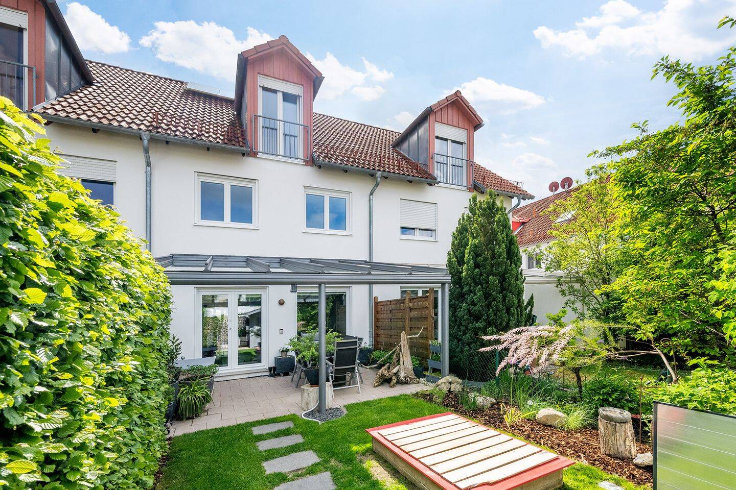 Top ausgestattetes Reihenmittelhaus in Hallbergmoos, 85399 Hallbergmoos
