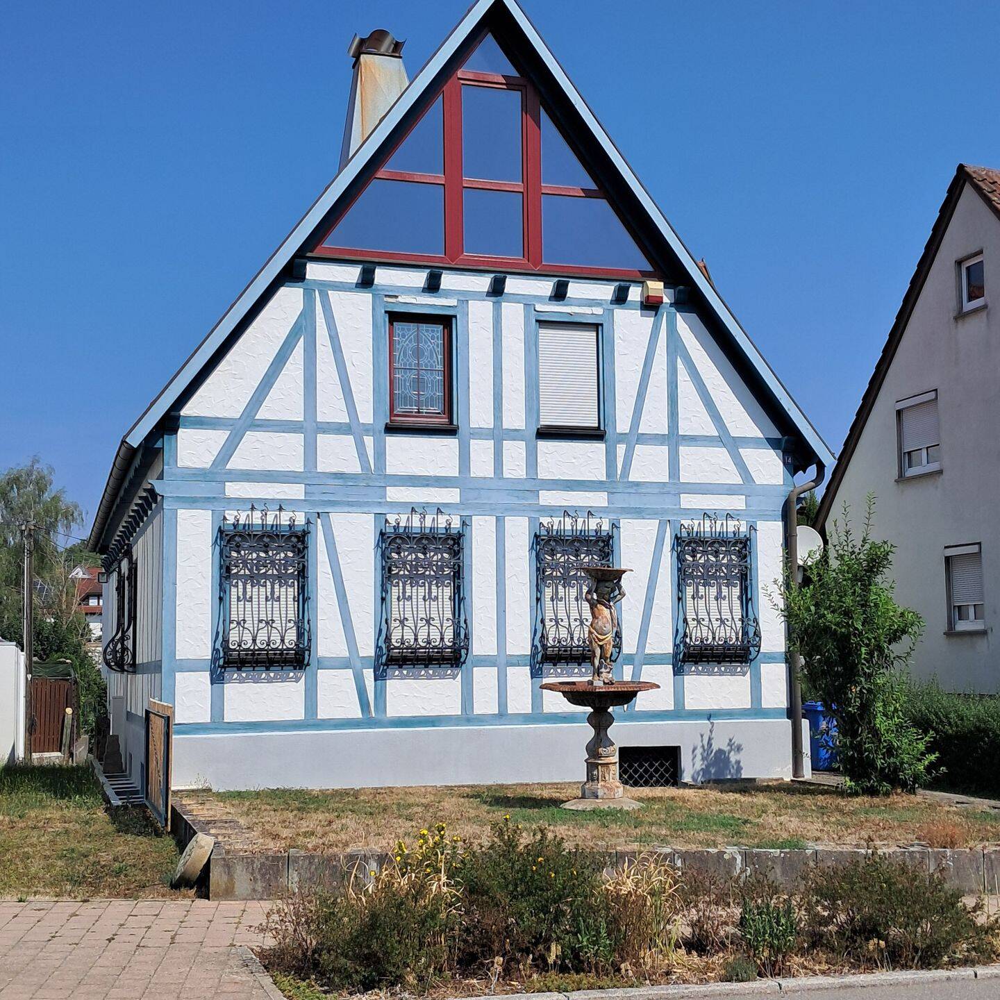 Charmantes Zweifamilienhaus mit Kachelofen in Geislingen bei Balingen – Viel Platz für flexibles Wohnen, 72351 Geislingen