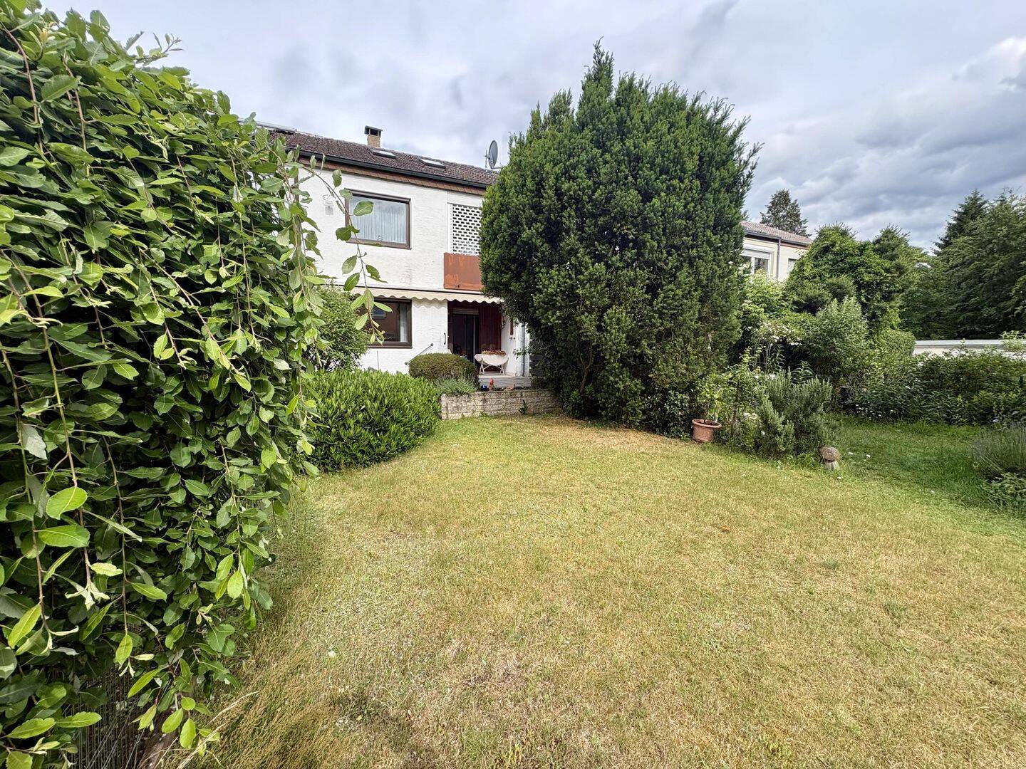 Ihr neues Zuhause, toller Garten und großzügiges Dach-Studio, 63150 Heusenstamm
