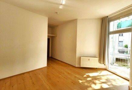 WG geeignet: 3 Zi Wohnung mit Balkon & EBK, 39108 Magdeburg (Altstadt Stadtfeld Ost)
