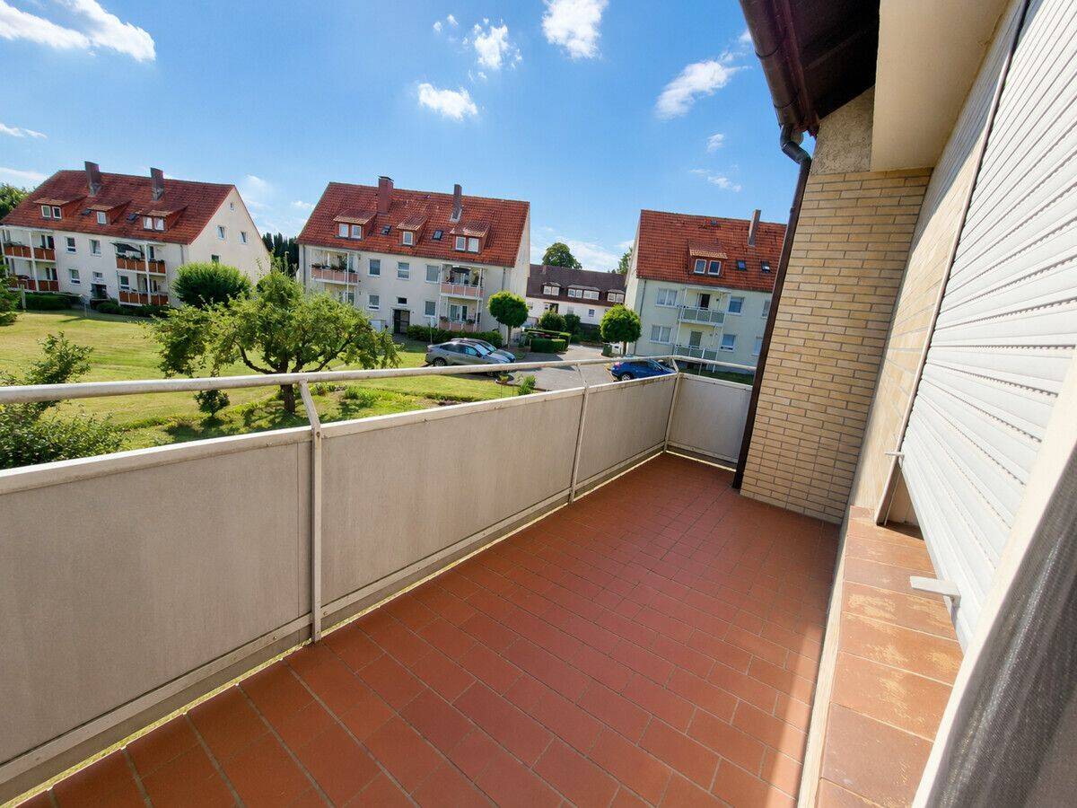 Gepflegte 4-Zimmer-Wohnung mit Balkon, Gartenmitnutzung & Stellplatz in Grebenstein, 34393 Grebenstein