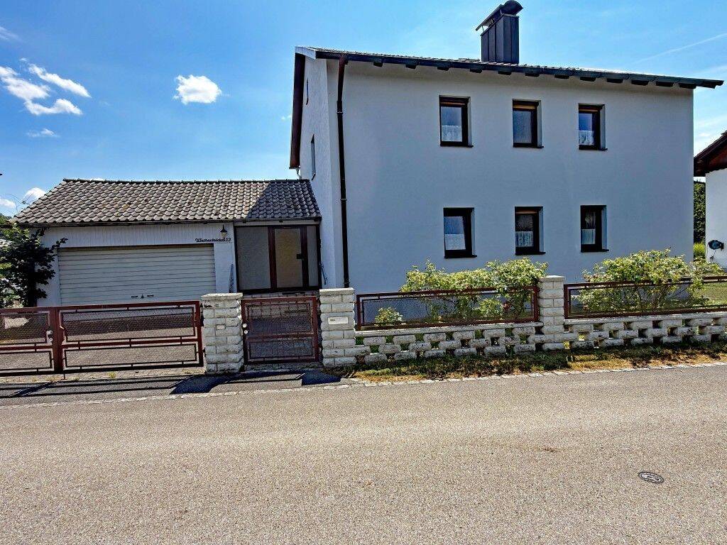 Auch die Lage kann Luxus sein – Haus in Ortsrandlage, 84524 Neuötting