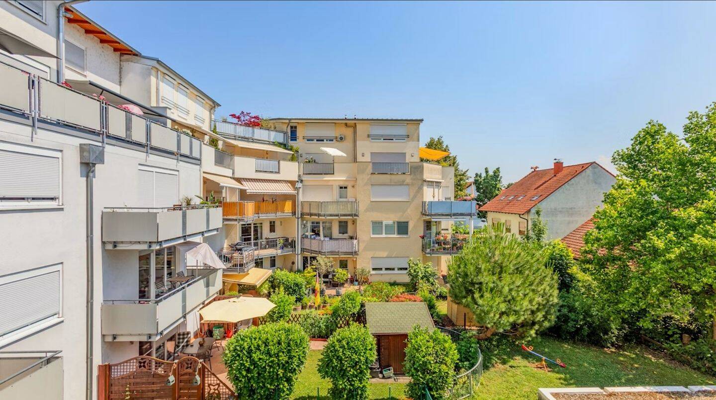 Komfortwohnen mit Aufzug bis in die Tiefgarage, Einbauküche, Balkon und Grünblick in Ilvesheim, 68549 Ilvesheim
