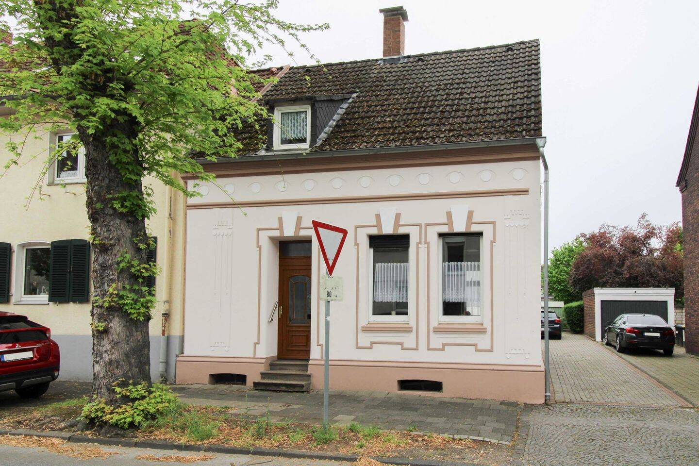Gepflegtes 5-Zi.-Zuhause mit Garten inkl. Schuppen in Duisburg-Alt-Homberg, 47198 Duisburg (Alt-Homberg Hochheide)