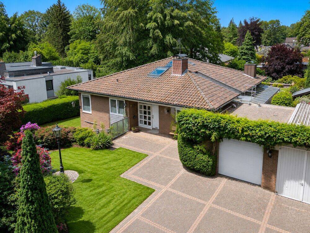 Achitektenhaus mit Einliegerwohnung, Garage und Schwimmbad in top Wohnlage in Ems- und Waldnähe!, 49716 Meppen