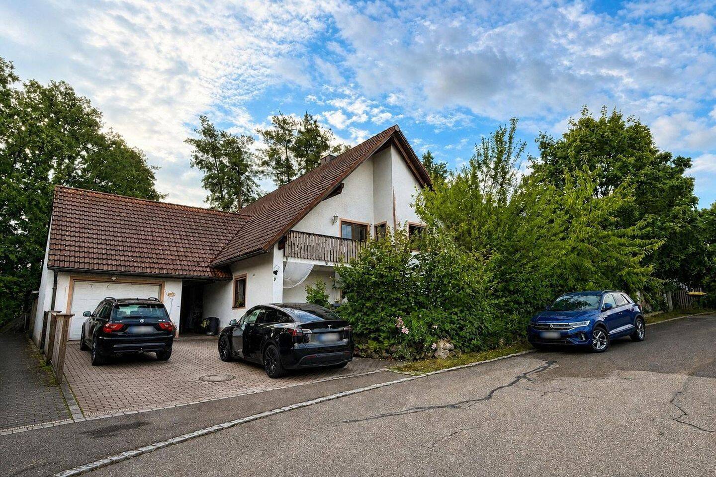 Großzügiges Familienanwesen mit Einliegerwohnung, 225 m² Wohnfläche und besonderem Flair, 86565 Gachenbach