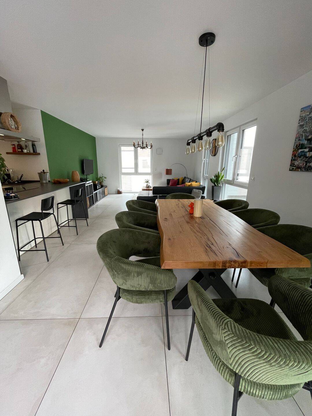 Moderne 4-Zimmer-Wohnung mit Balkon, Einbauküche & Tiefgarage in Alt-Saarbrücken, 66117 Saarbrücken