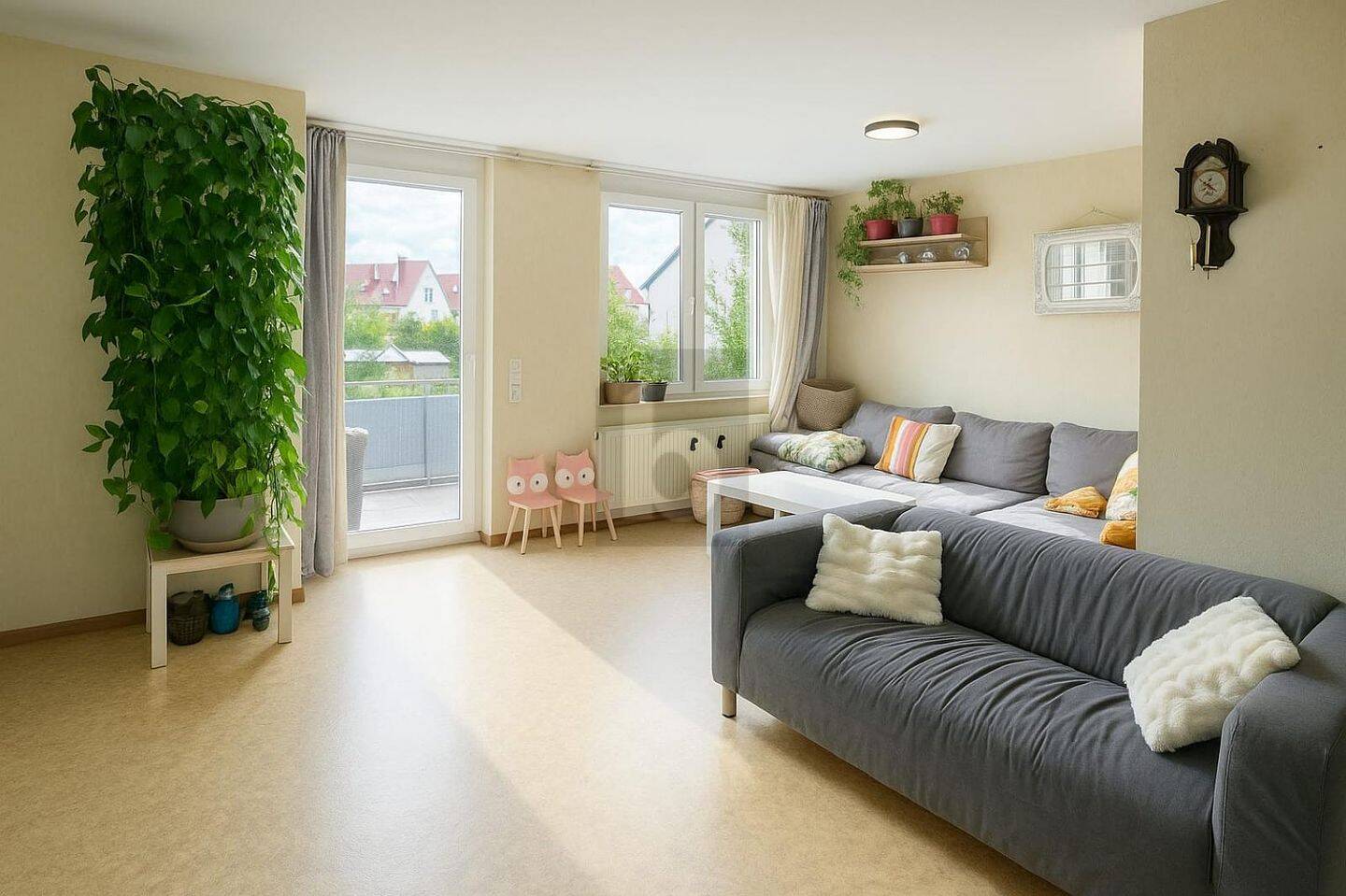 PERFEKTER SCHNITT IN EINEM SEHR GEPFLEGTEN HAUS, 71706 Markgröningen