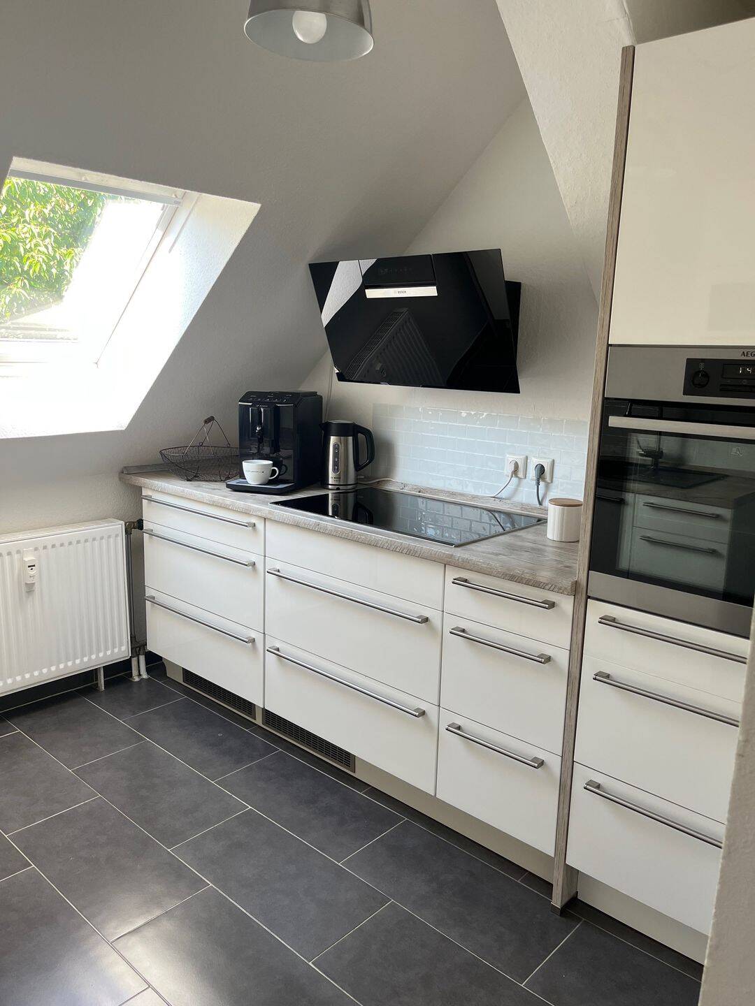 Dachgeschosswohnung mit moderner Küche, 9112 Chemnitz (Altendorf Kaßberg Zentrum)