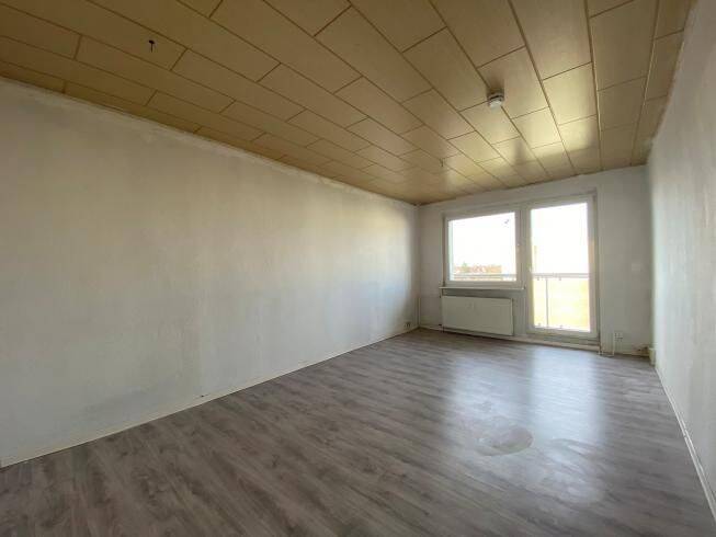 Familienfreundliche 4-Raum-Wohnung mit Balkon und Wanne, 39387 Oschersleben (Bode)
