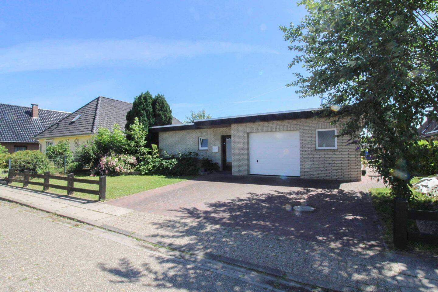 Ein Zuhause für die ganze Familie – gemütlicher Bungalow mit schönem Garten und Garage, 27804 Berne