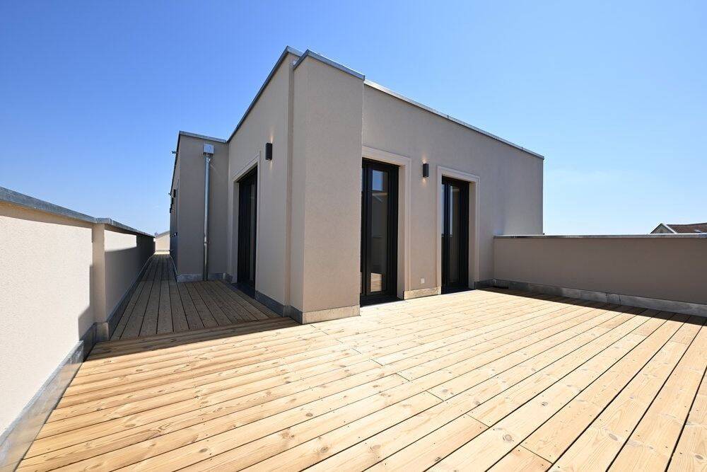 Penthouse! * Erstbezug mit Lift * Parkett * riesige Terrasse * Fußbodenheizung * Wanne & Dusche, 4177 Leipzig (Altlindenau Lindenau)