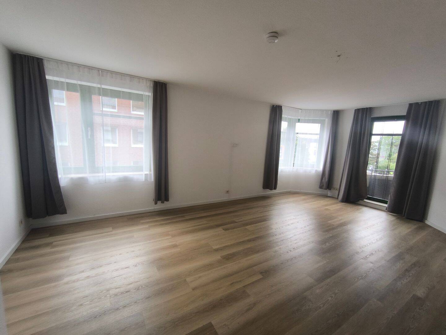 ZENTRAL  –  GERÄUMIG  –  GUTE ANBINUNG, 40597 Düsseldorf (Benrath Hassels Urdenbach)