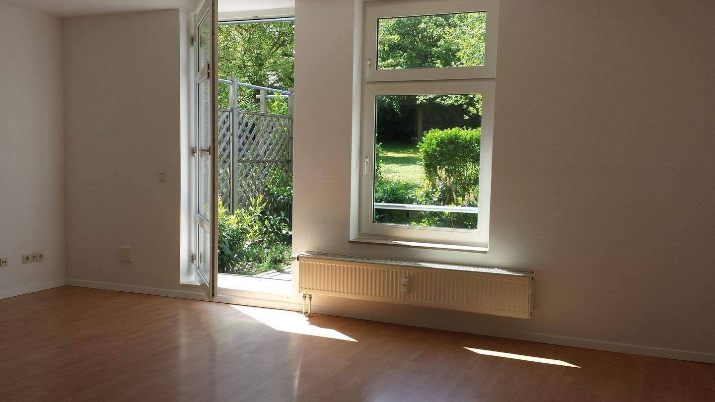 Terrassen-Singlewohnung mit Blick in den weitläufigen Innenhof, 12524 Berlin (Treptow-Köpenick Altglienicke Kleingartenanlage Falkenbrunn 1)