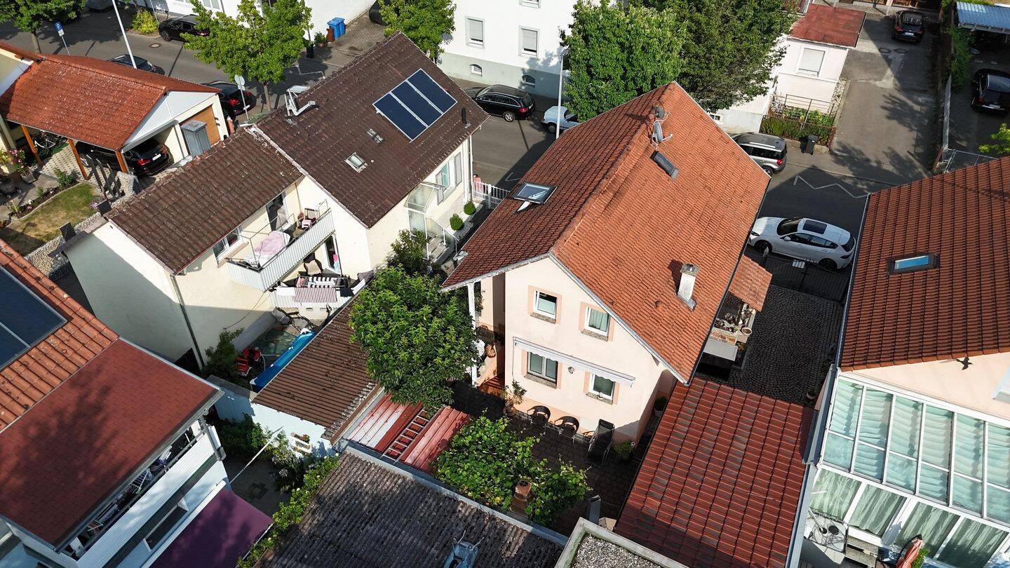 Ihre Ruheoase mitten in Radolfzell, nur wenige Minuten vom Bodensee entfernt mit zwei getrennten Wohneinheiten, 78315 Radolfzell am Bodensee