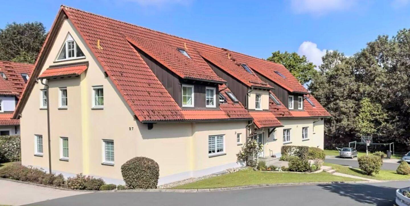 Attraktive 4-Zimmer-Eigentumswohnung mit Terrasse, Einbauküche, Garage und Stellplatz, 95463 Bindlach