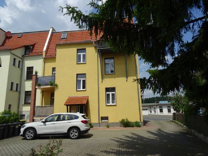Zweiraumwohnung mit neue EBK – Erstbezug nach Sanierung, 8451 Crimmitschau