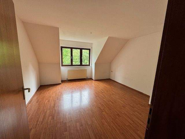 Schöne 3-Zimmer-Wohnung mit Aufzug und kleinem Balkon zu vermieten, 72461 Albstadt