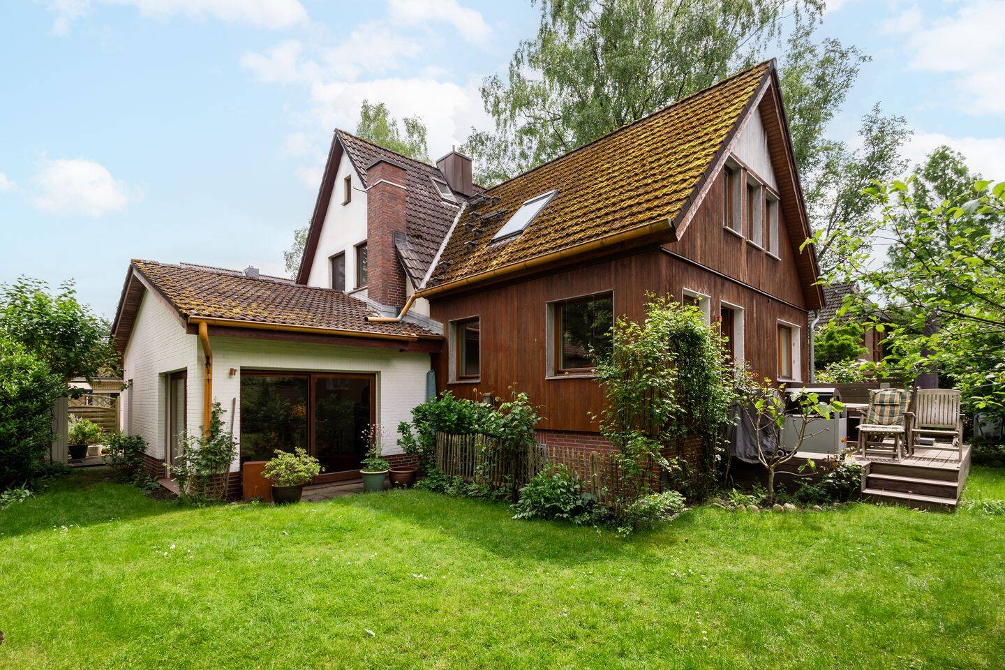 Einzigartiges Wohnglück an der Grenze zu Bahrenfeld – Zuhause mit Gästehaus und Gartenidylle, 22549 Hamburg (Altona Bahrenfeld Lurup Osdorf)