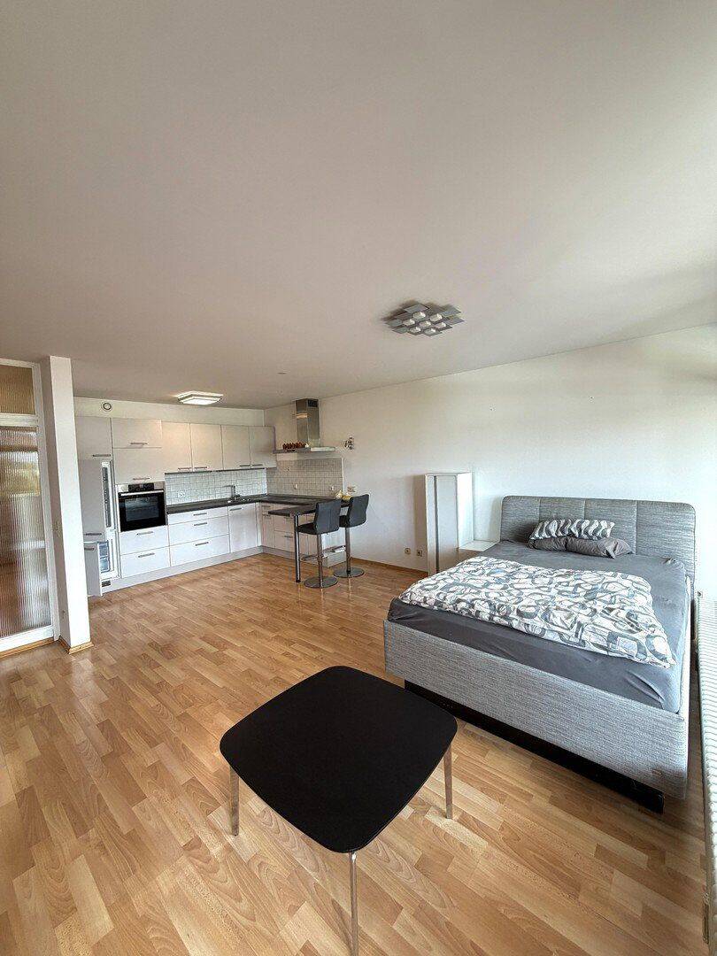 Charmante möbilierte 1-Zimmerwohnung mit Loggia, 90431 Nürnberg