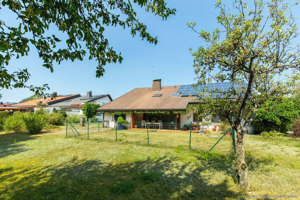Großzügiges Wohnhaus am Kurpark – Platz für Familie, mehrere Generationen oder bis zu drei Einheiten, 79843 Löffingen