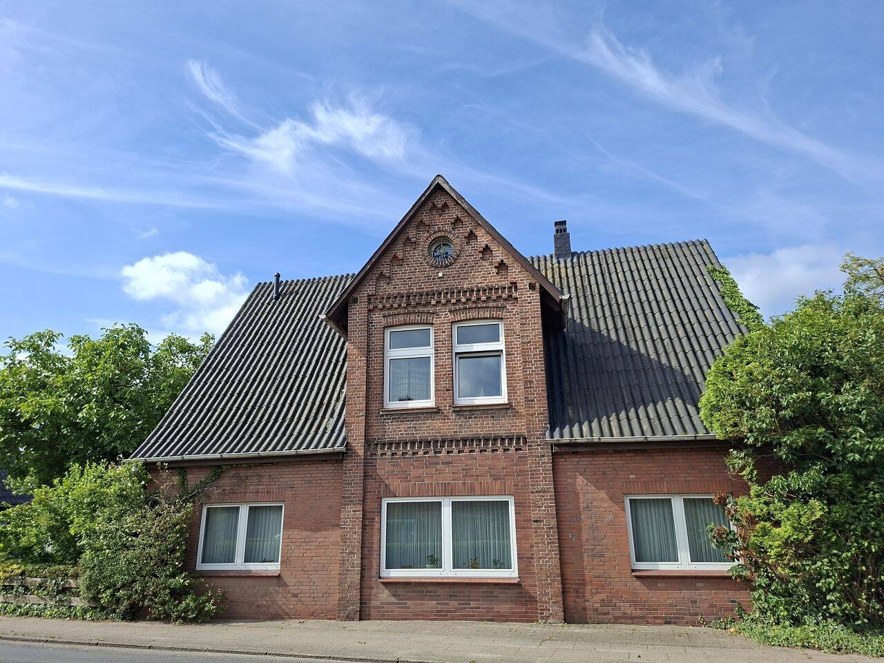 modernisierungsbedürftiges 5-6-Zimmer-Einfamilienhaus mit Garage, 21129 Hamburg (Harburg)